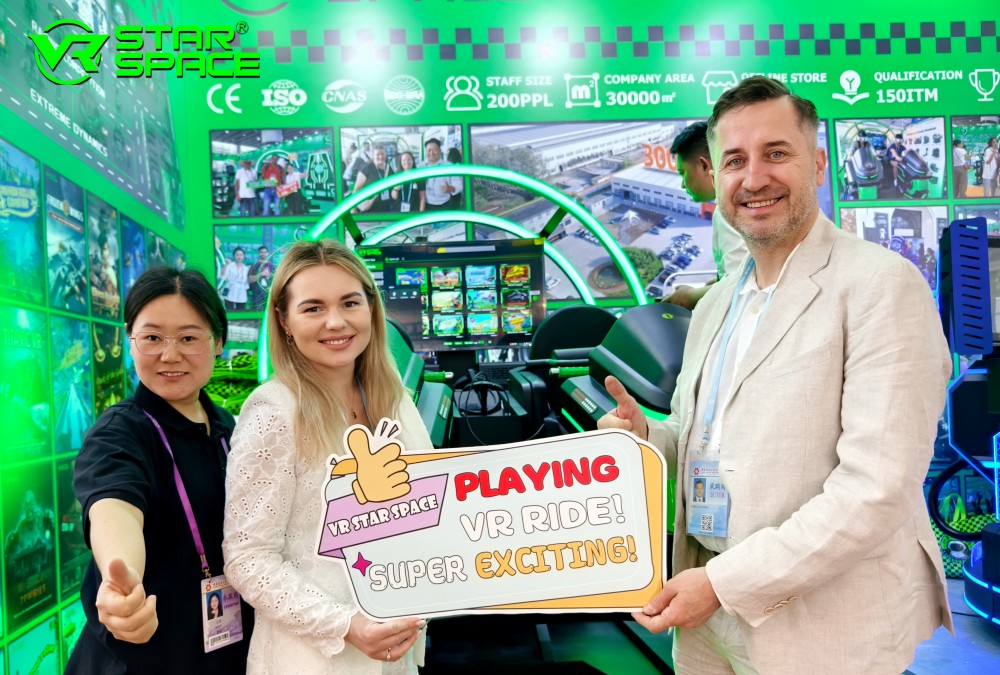 VR Star Space Steals the Spotlight on Day 3 of the 137th Canton Fair! (3).jpg