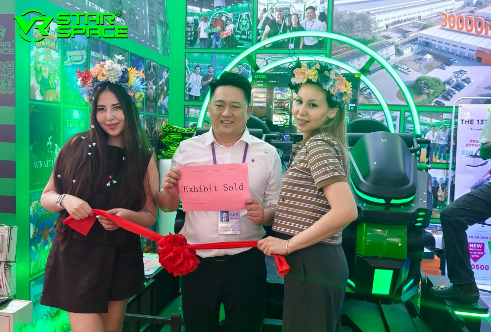 VR Star Space Steals the Spotlight on Day 3 of the 137th Canton Fair! (4).jpg