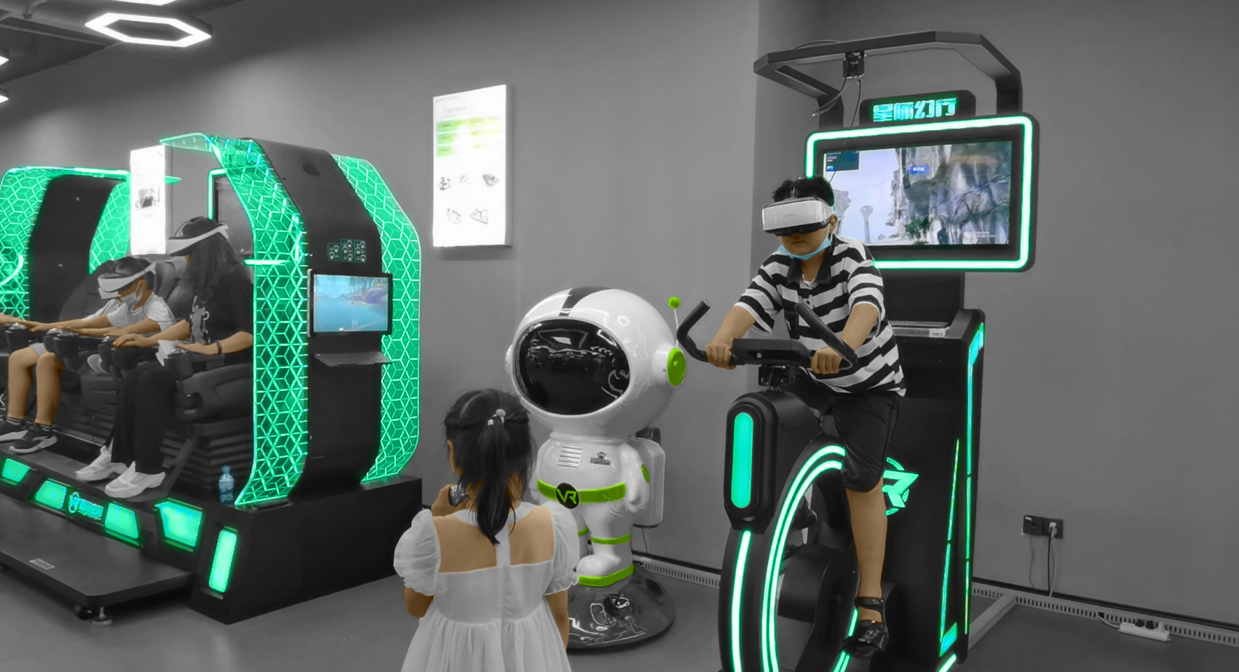 VR Bike Racing Game Machine.png